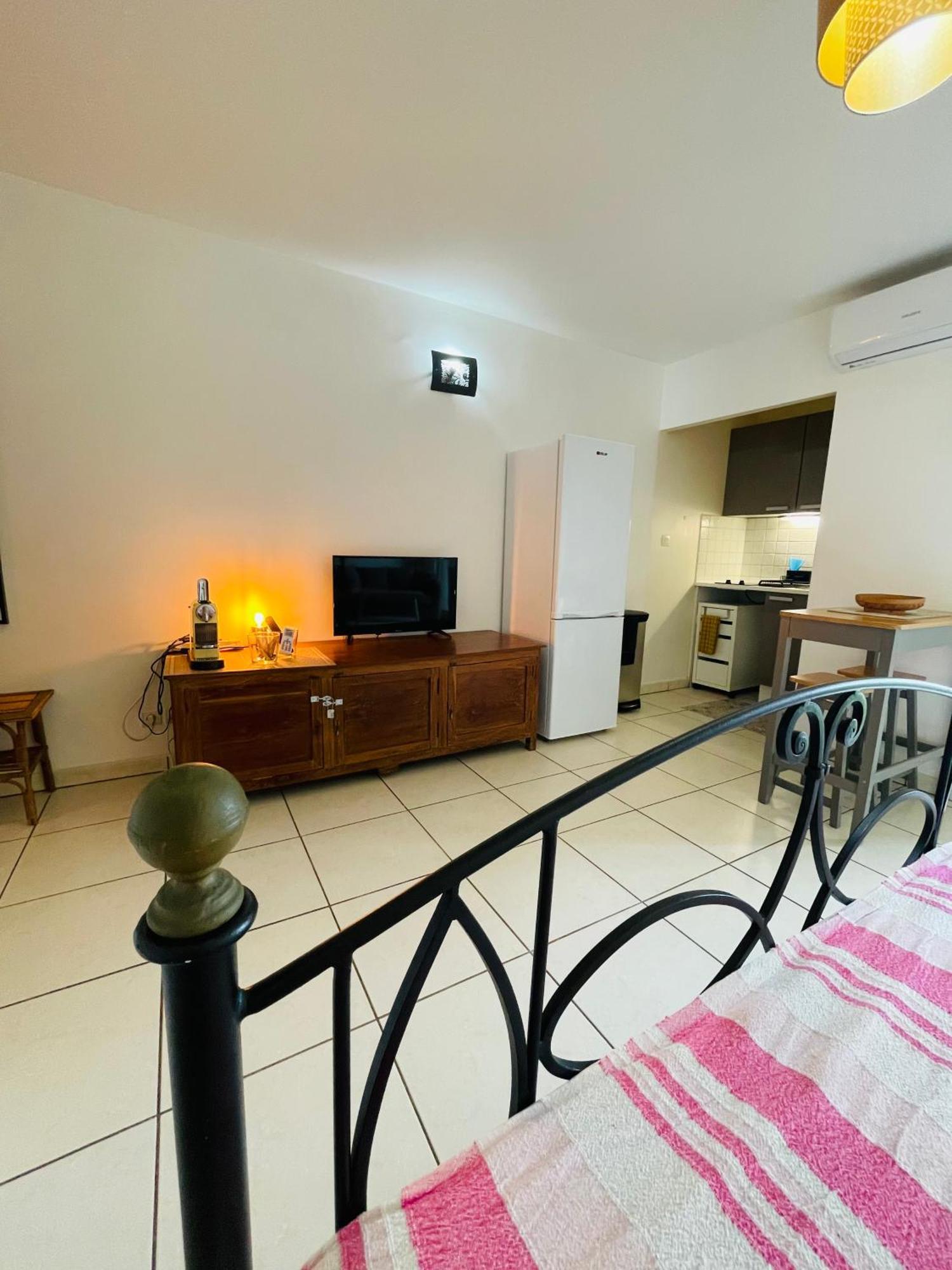 Prana Lodge Saint Gilles Les Bains 800 M De La Plage Esterno foto
